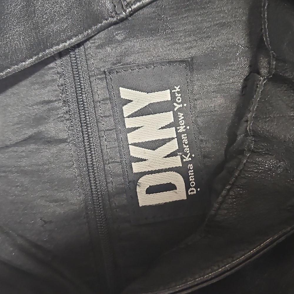 DKNY SLING BUCKET BAG VINTAGE Best Price Cool Bag Buy Me! - Picture 8 of 10